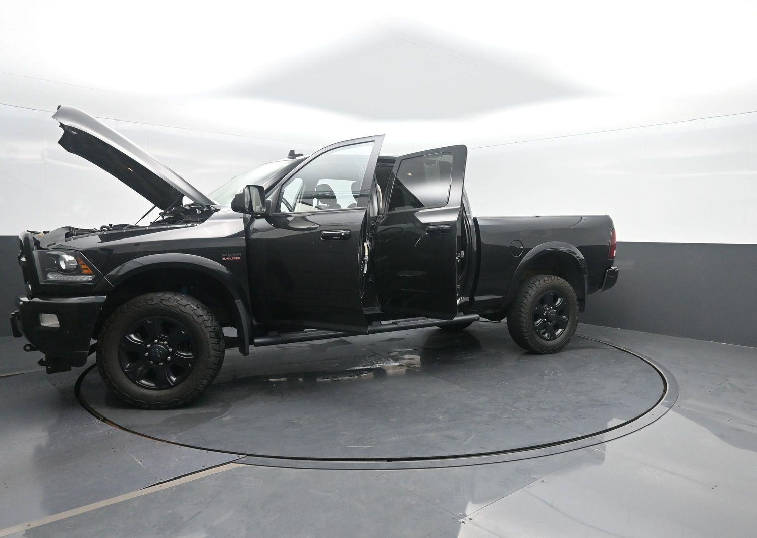 Used 2017 Brilliant Black Crystal Pearlcoat Ram Laramie image 46