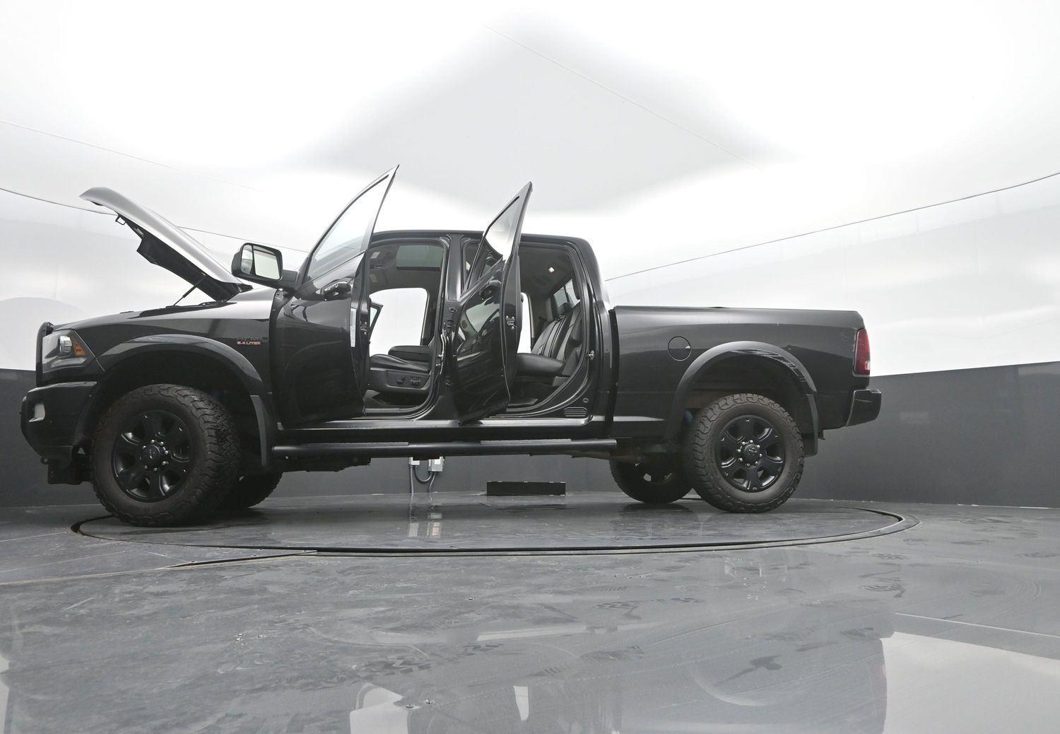 Used 2017 Brilliant Black Crystal Pearlcoat Ram Laramie image 48