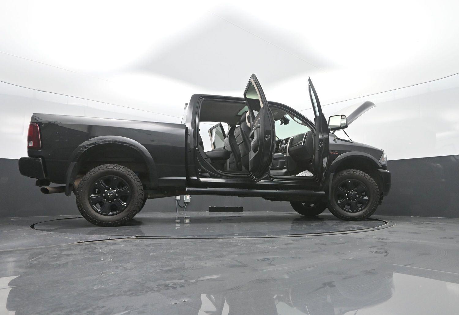 Used 2017 Brilliant Black Crystal Pearlcoat Ram Laramie image 49