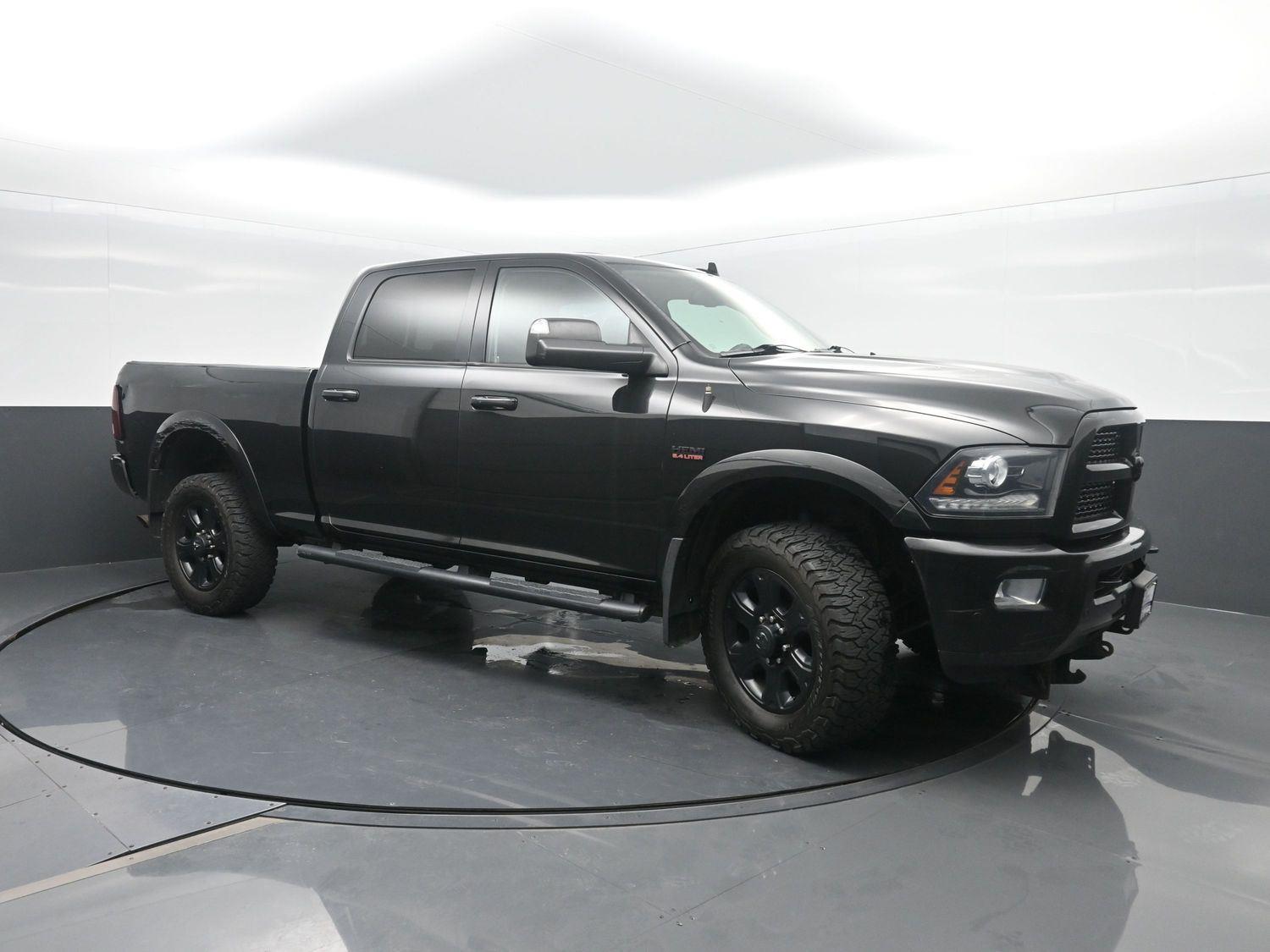 Used 2017 Brilliant Black Crystal Pearlcoat Ram Laramie image 4