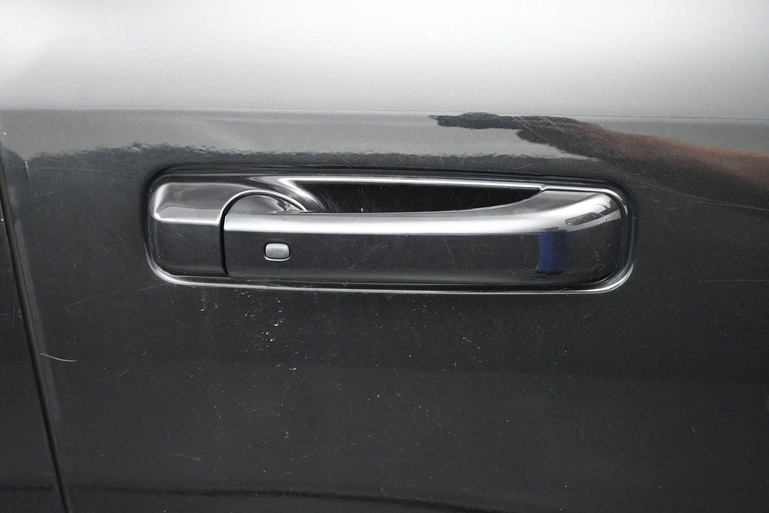 Used 2017 Brilliant Black Crystal Pearlcoat Ram Laramie image 7