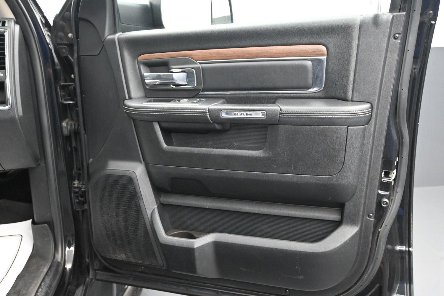 Used 2017 Brilliant Black Crystal Pearlcoat Ram Laramie image 8
