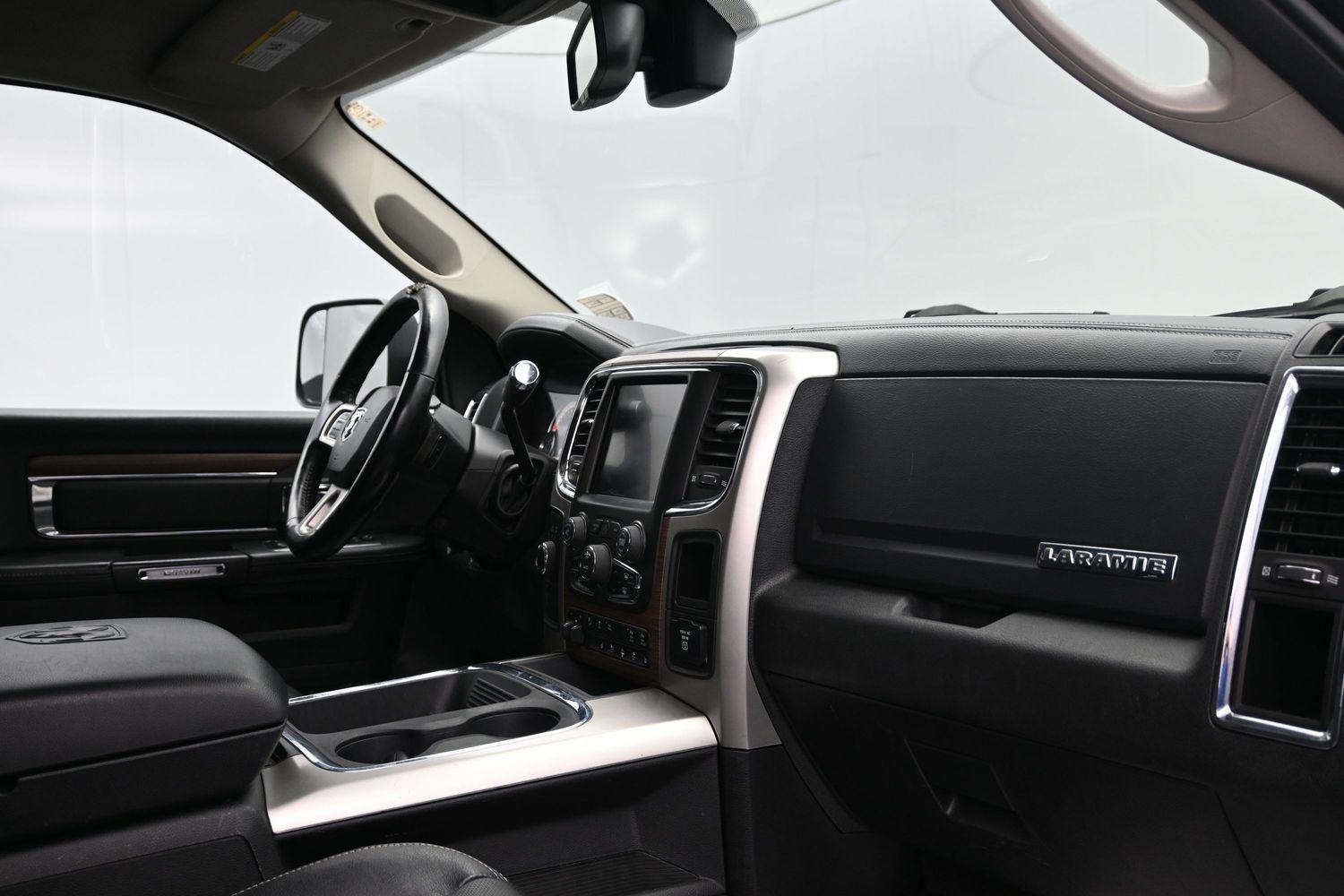 Used 2017 Brilliant Black Crystal Pearlcoat Ram Laramie image 11
