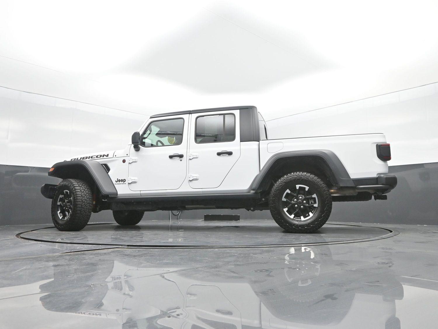 Used 2026 Bright White Clearcoat Jeep Rubicon image 30