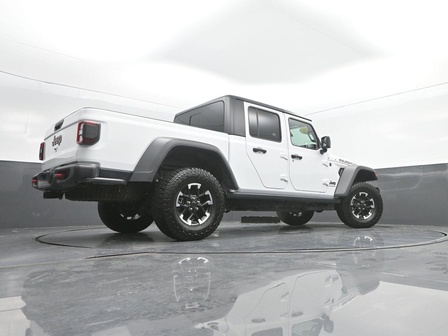 Used 2026 Bright White Clearcoat Jeep Rubicon image 31