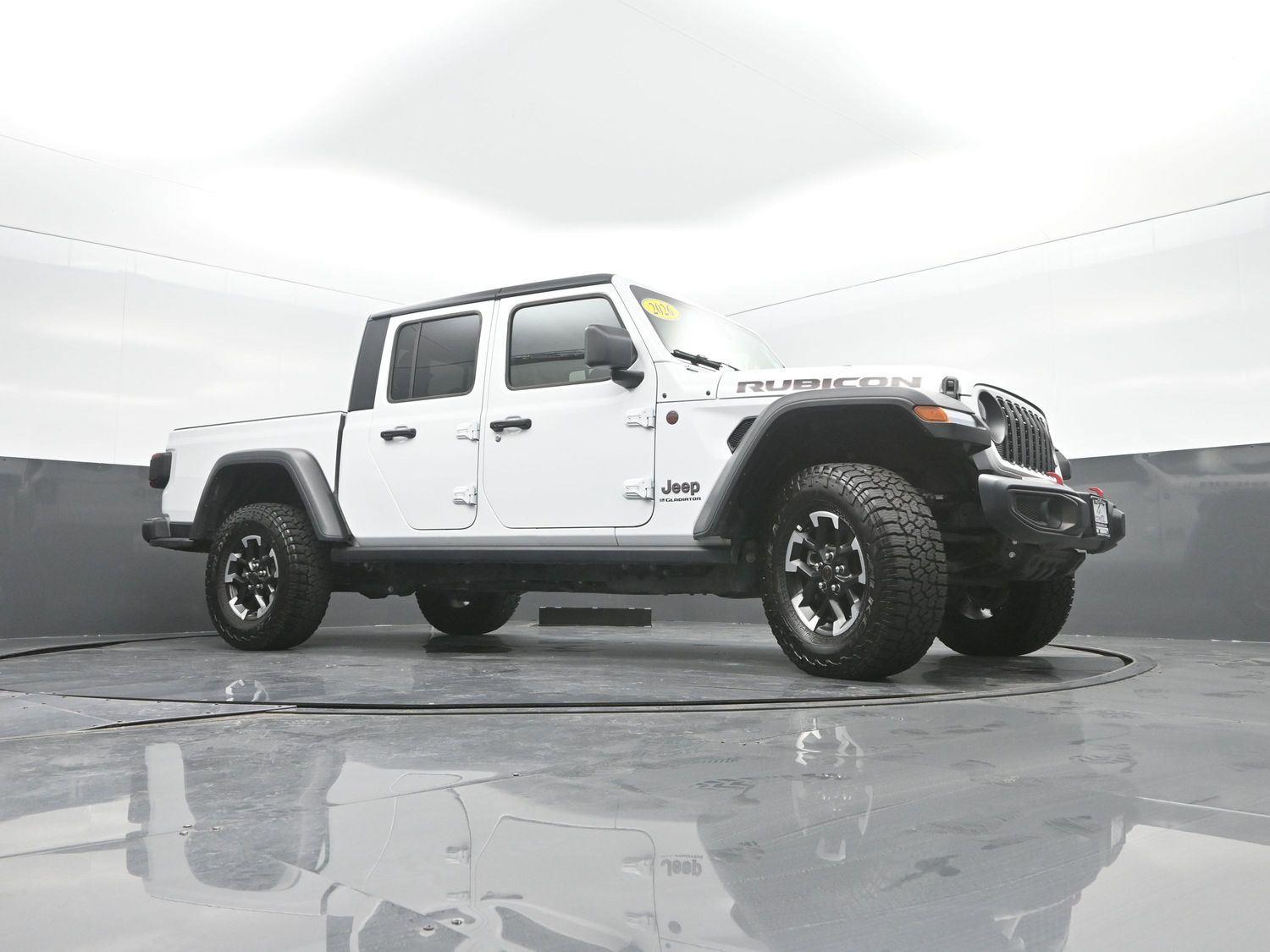 Used 2026 Bright White Clearcoat Jeep Rubicon image 32