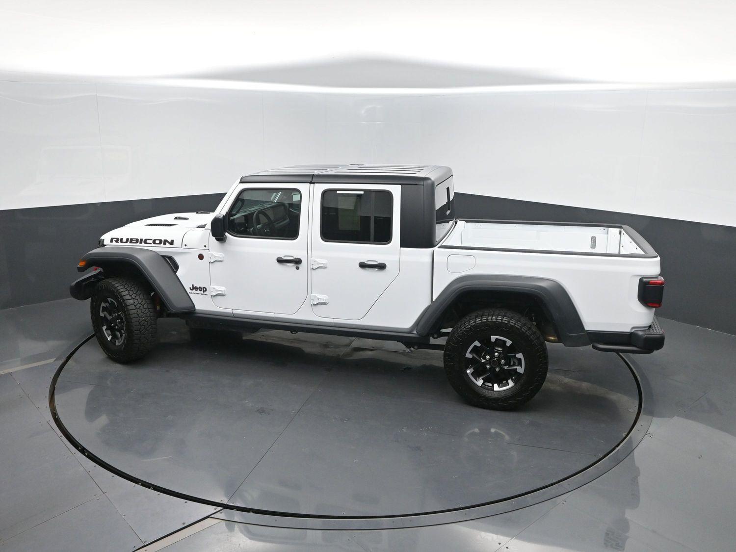 Used 2026 Bright White Clearcoat Jeep Rubicon image 34
