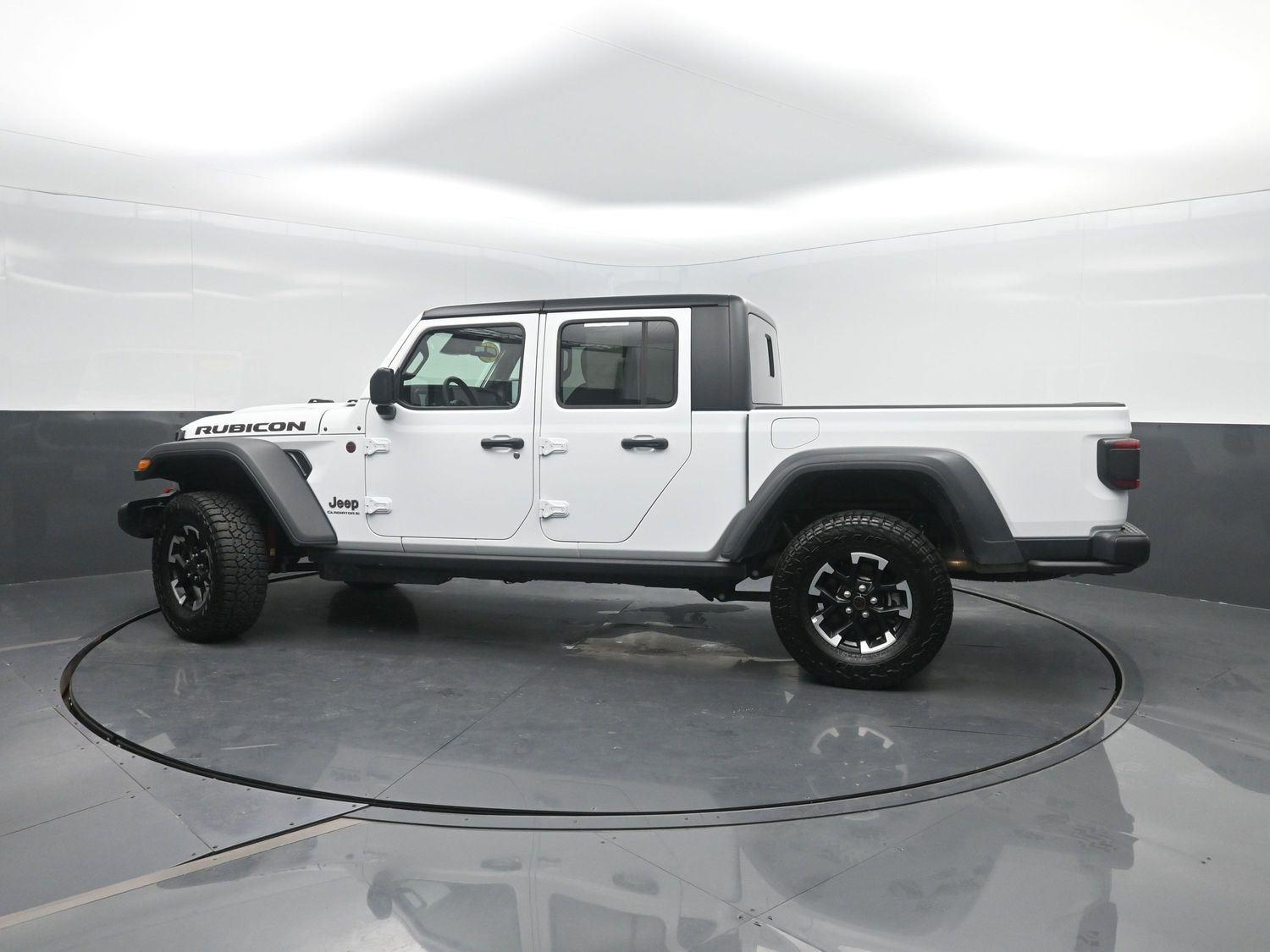 Used 2026 Bright White Clearcoat Jeep Rubicon image 37