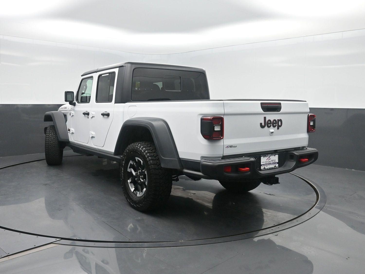 Used 2026 Bright White Clearcoat Jeep Rubicon image 39
