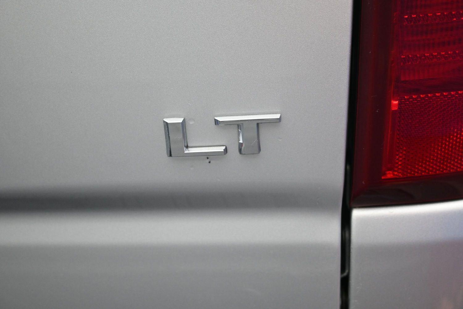 Used 2021 Silver Ice Metallic Chevrolet LT image 16