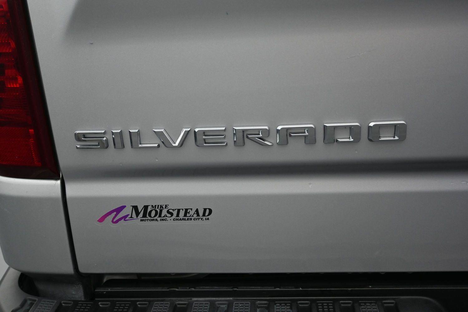 Used 2021 Silver Ice Metallic Chevrolet LT image 17