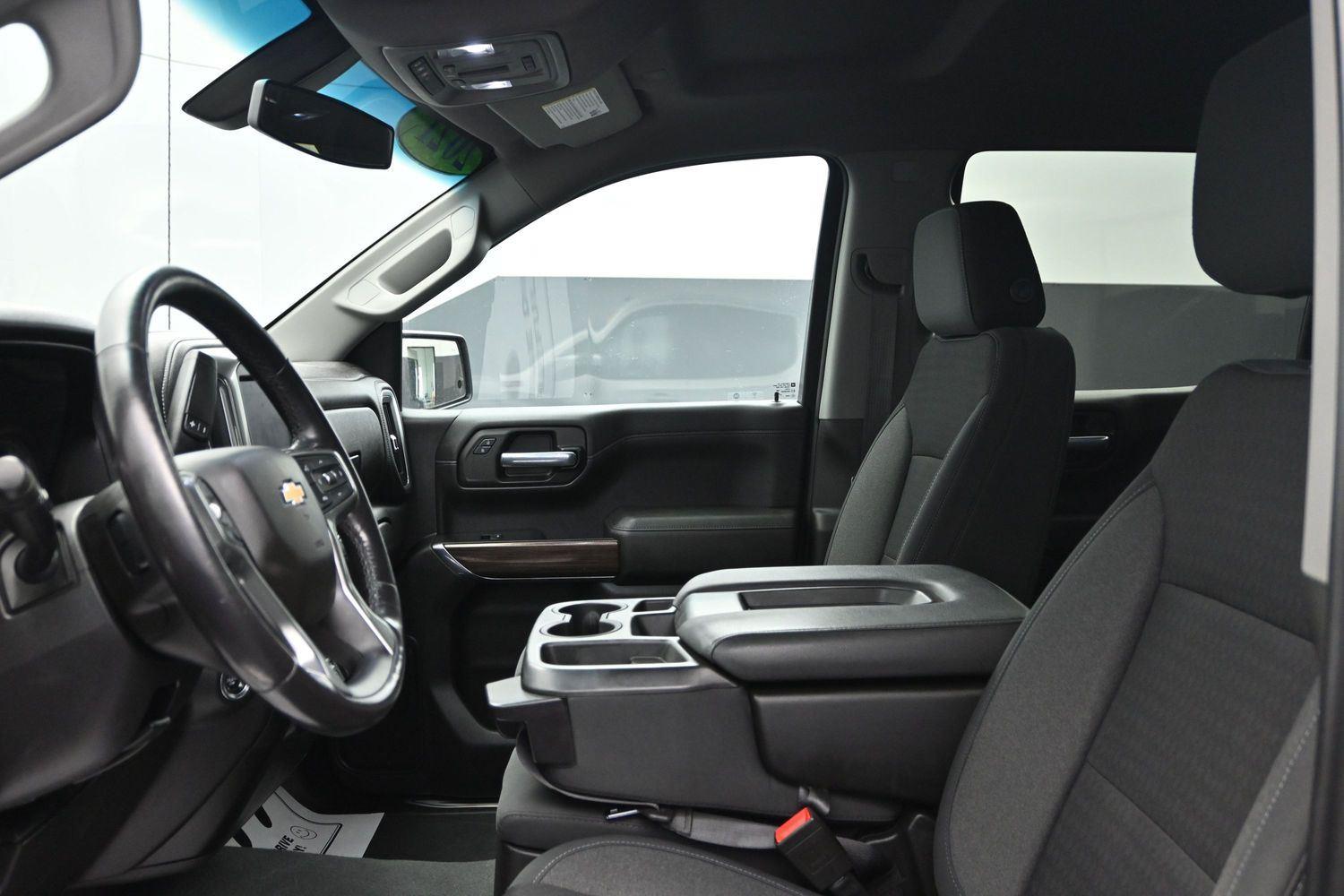 Used 2021 Silver Ice Metallic Chevrolet LT image 24