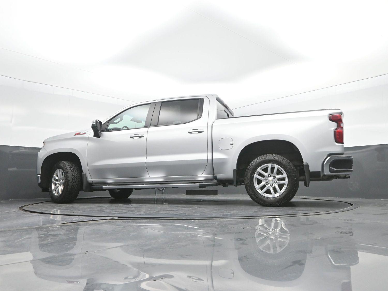Used 2021 Silver Ice Metallic Chevrolet LT image 38