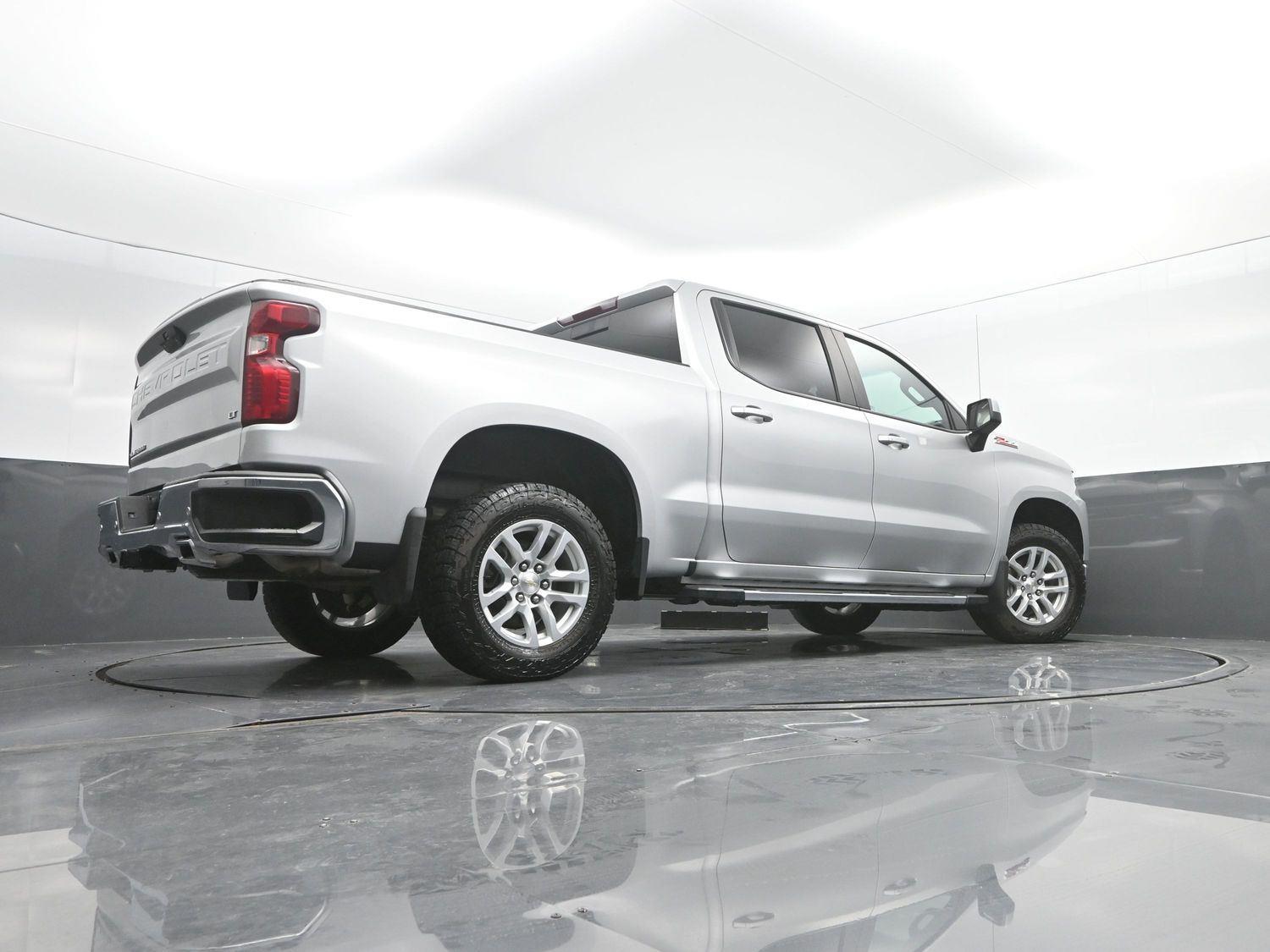 Used 2021 Silver Ice Metallic Chevrolet LT image 39