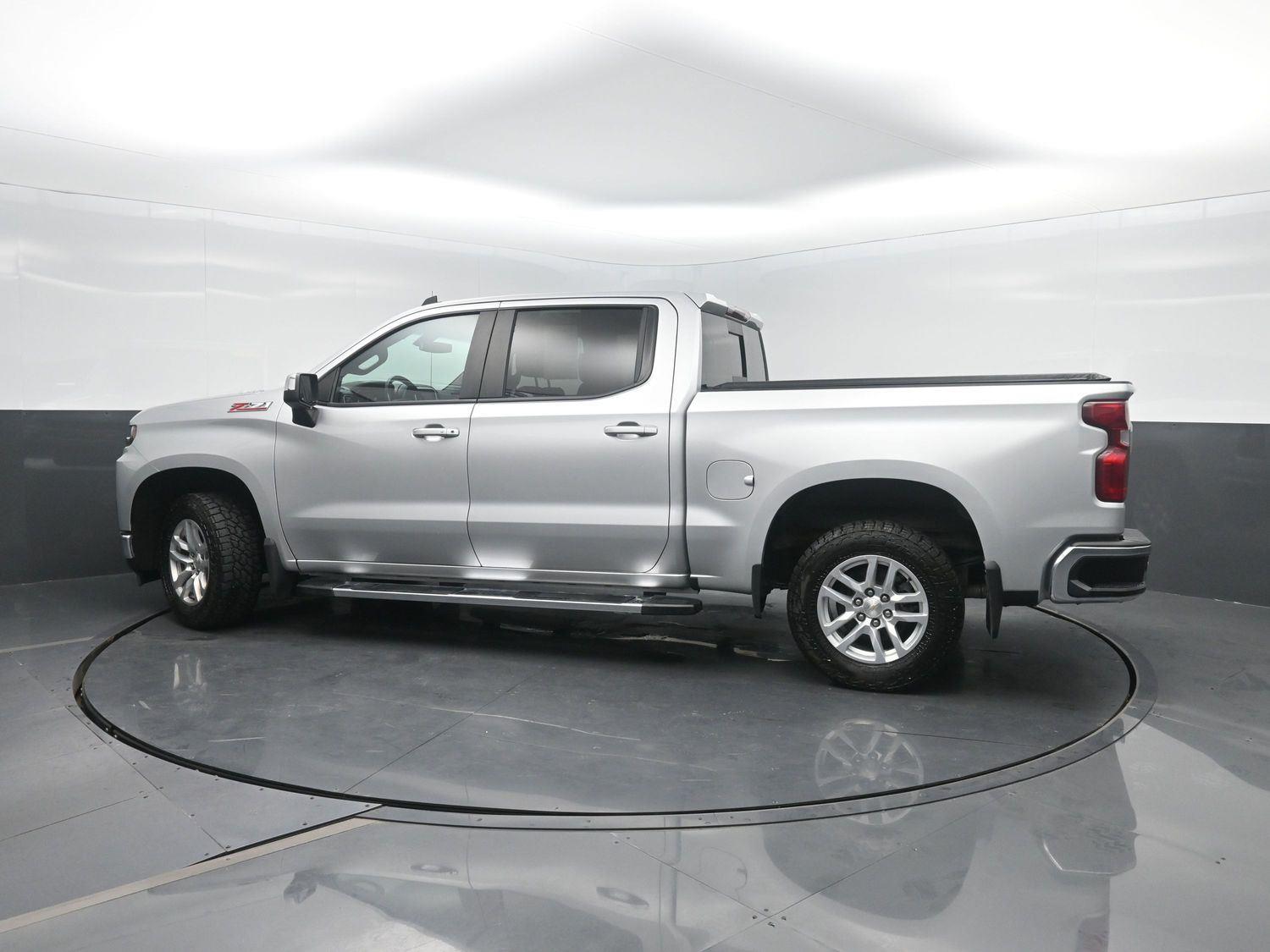 Used 2021 Silver Ice Metallic Chevrolet LT image 45