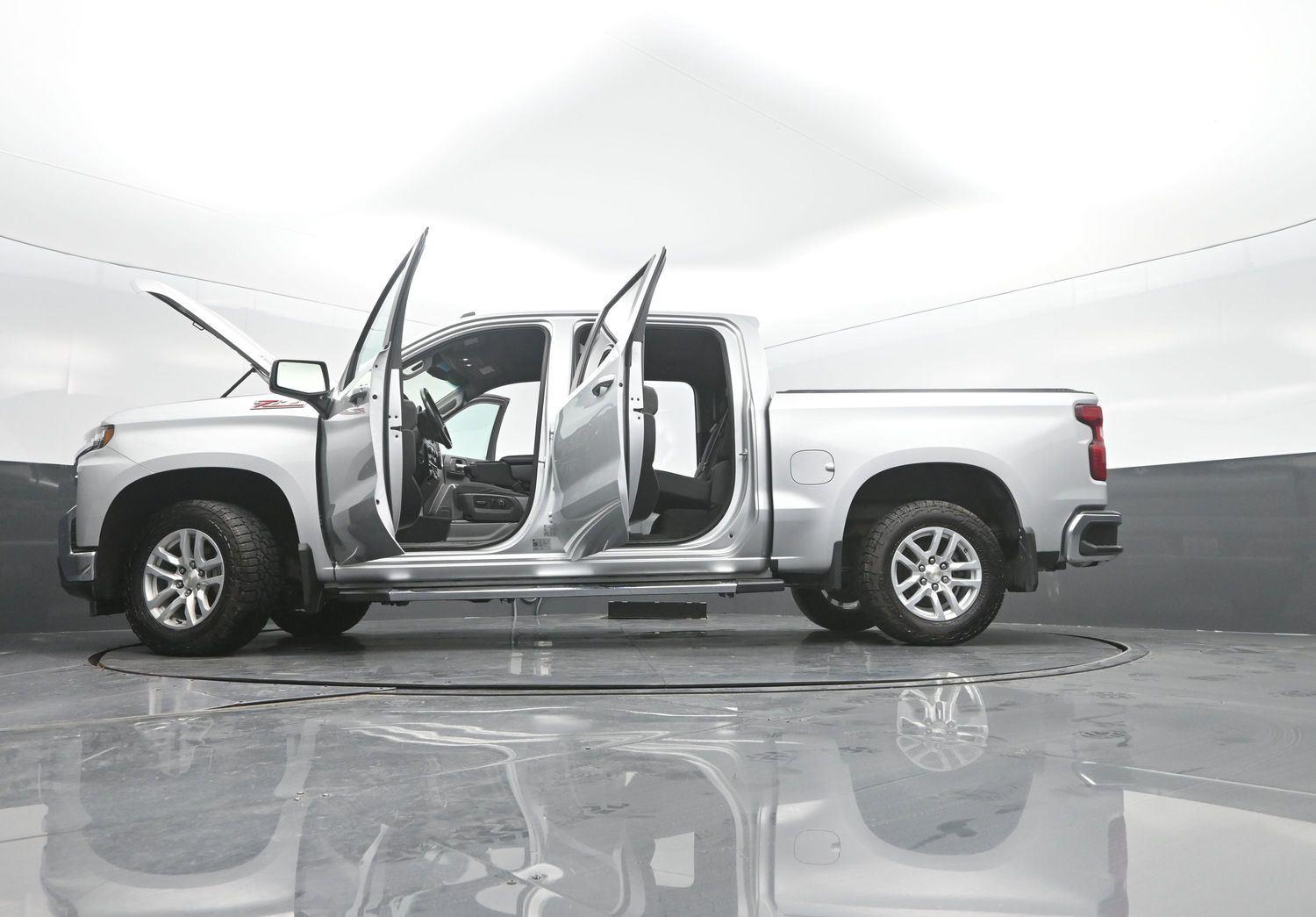 Used 2021 Silver Ice Metallic Chevrolet LT image 54