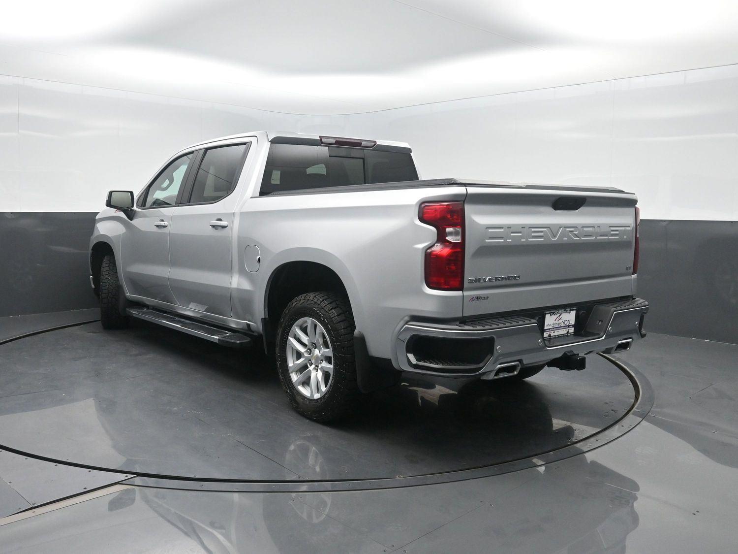 Used 2021 Silver Ice Metallic Chevrolet LT image 47