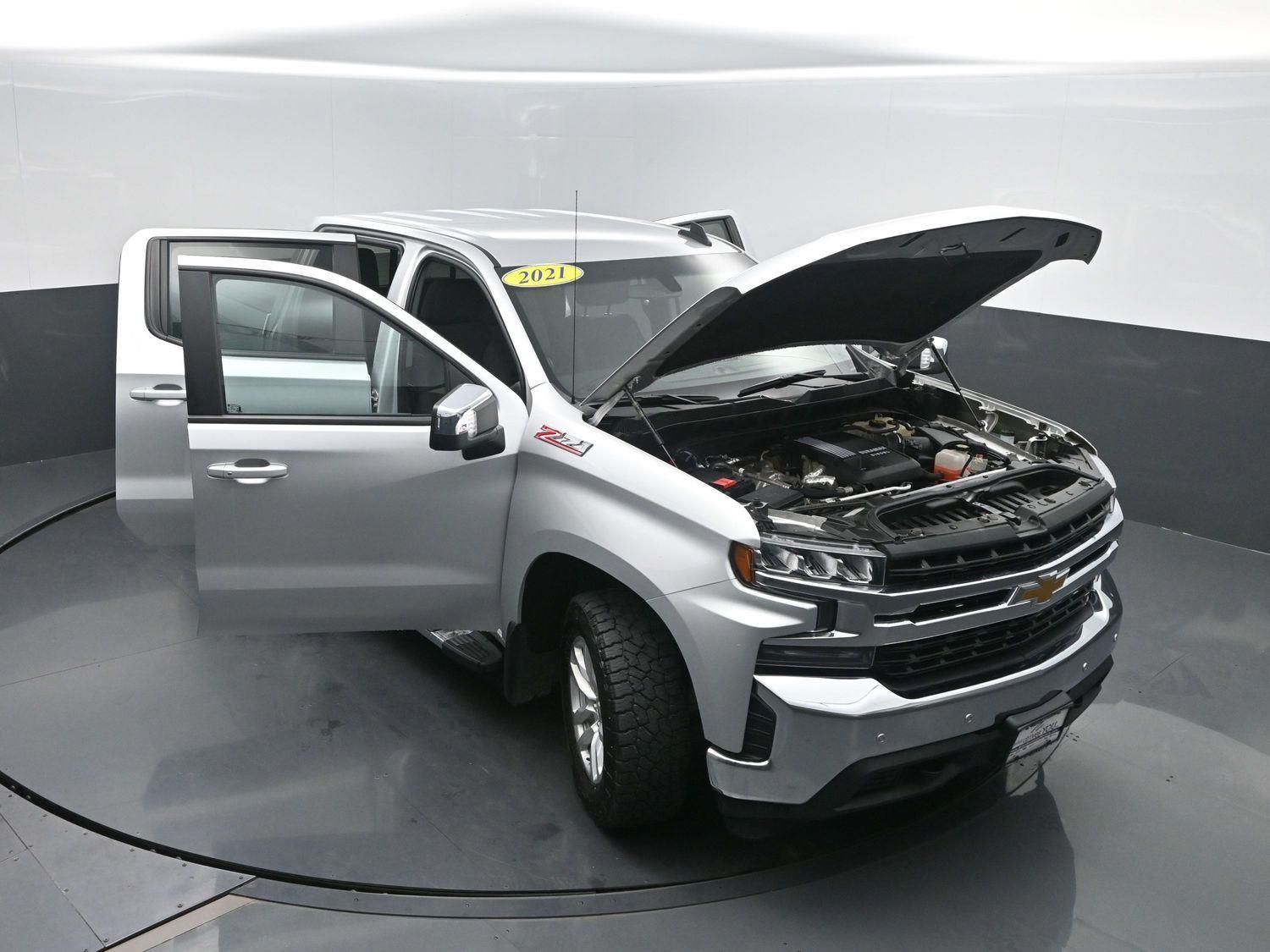 Used 2021 Silver Ice Metallic Chevrolet LT image 49