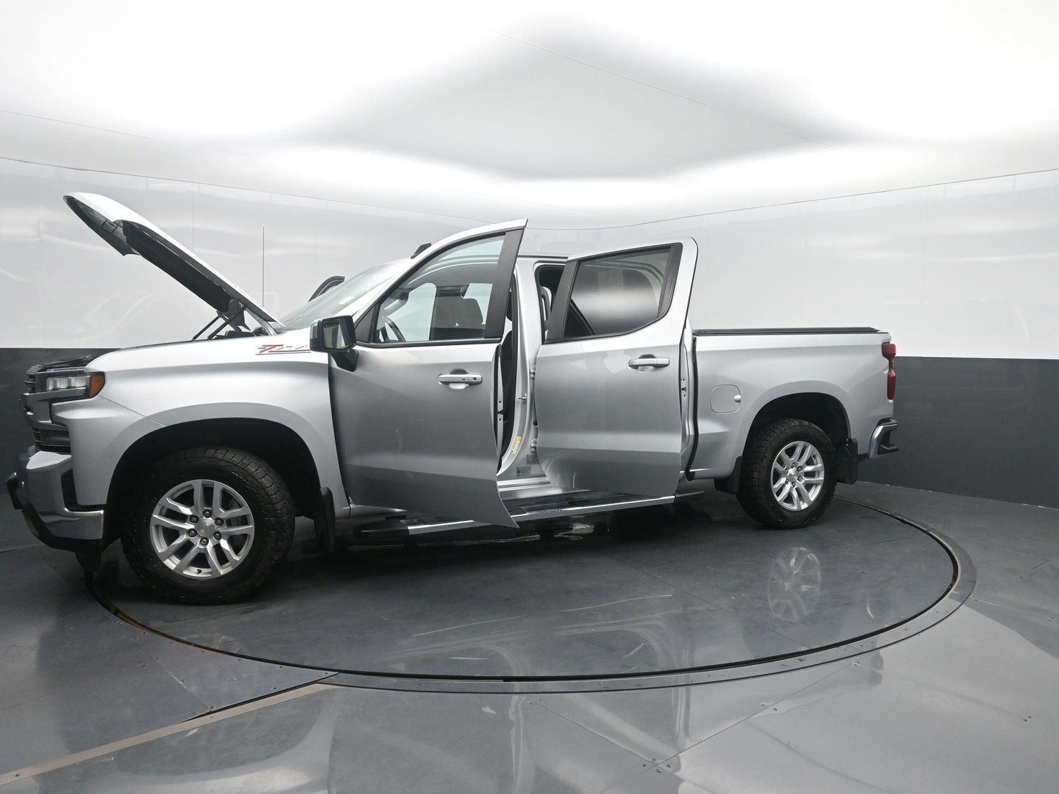 Used 2021 Silver Ice Metallic Chevrolet LT image 52
