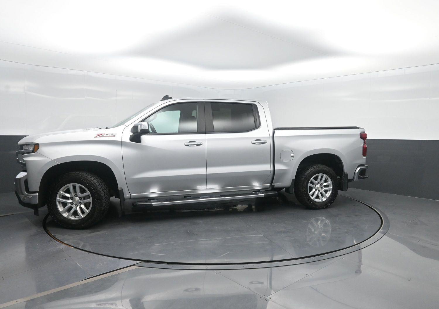 Silver Ice Metallic 2021 Chevrolet Silverado 1500 Pickup Truck Four-Wheel Drive Automatic