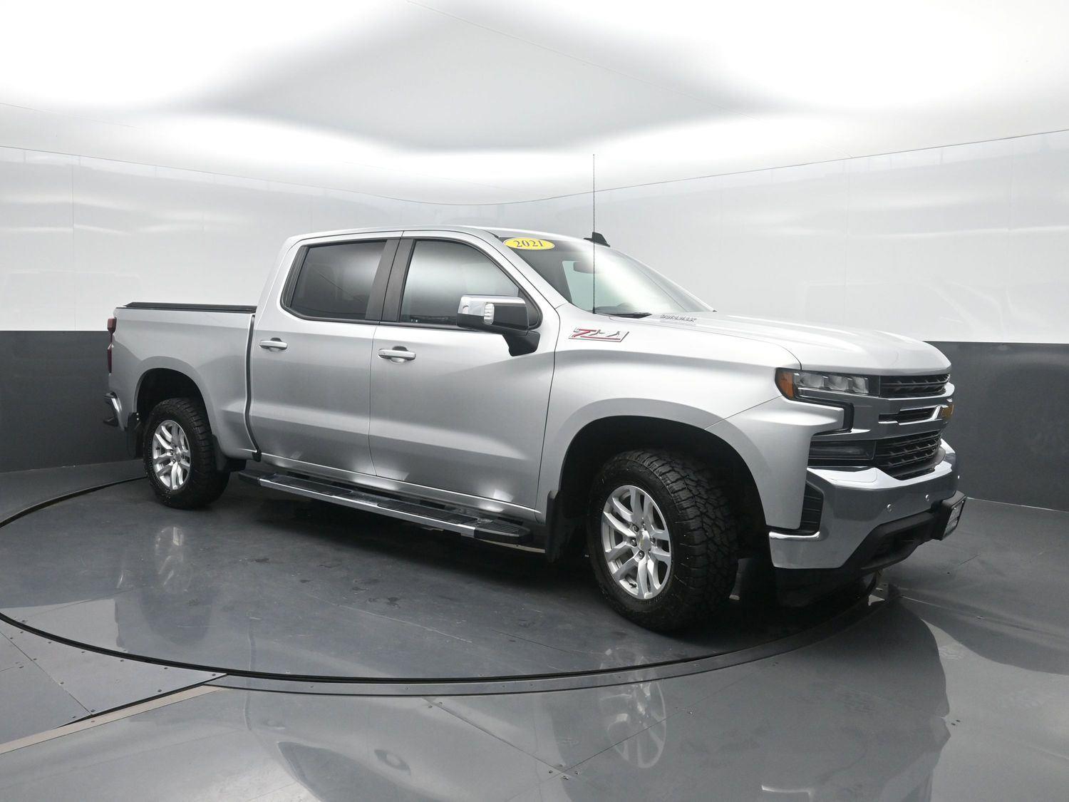 Used 2021 Silver Ice Metallic Chevrolet LT image 5