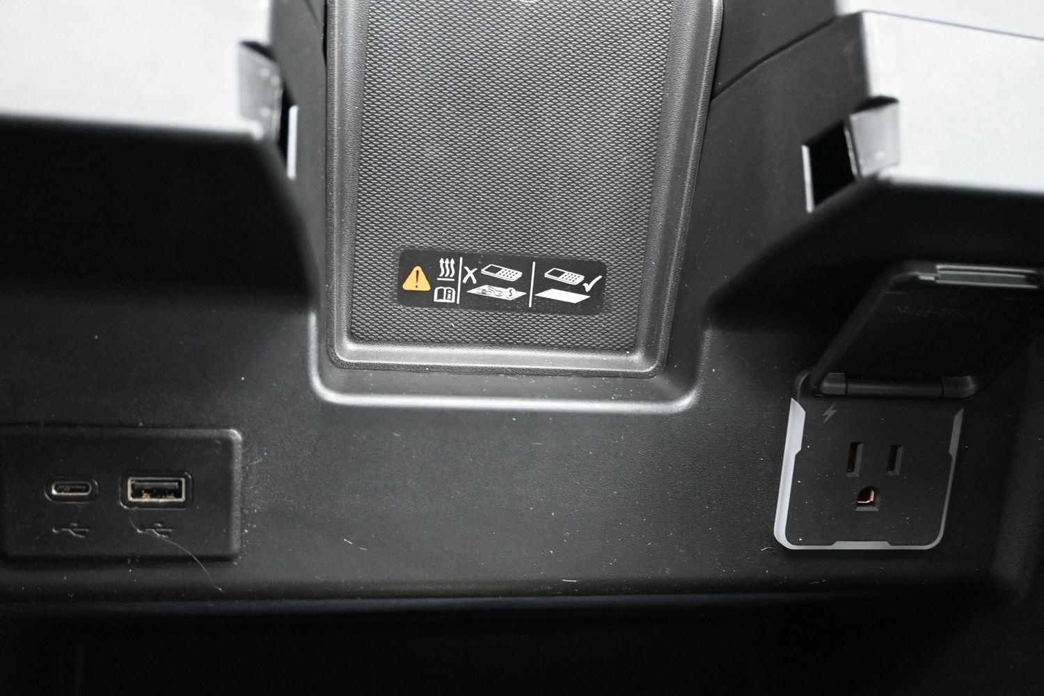 Used 2026 Summit White GMC AT4 image 35