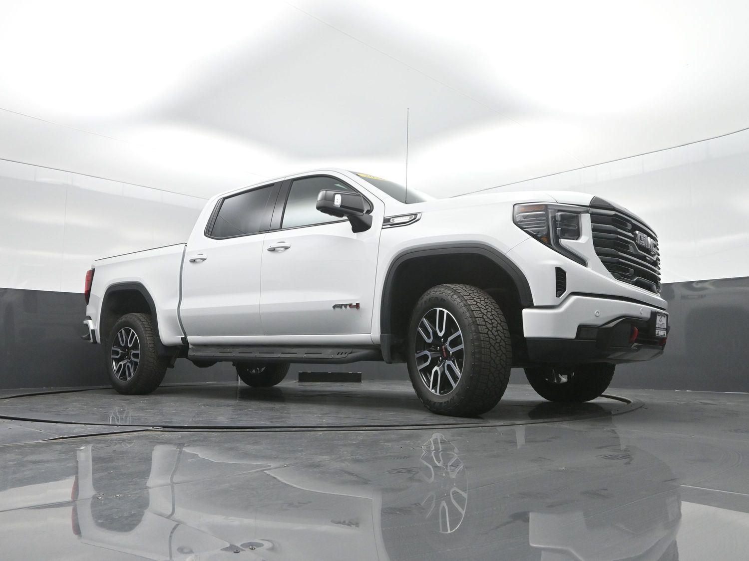 Used 2026 Summit White GMC AT4 image 40