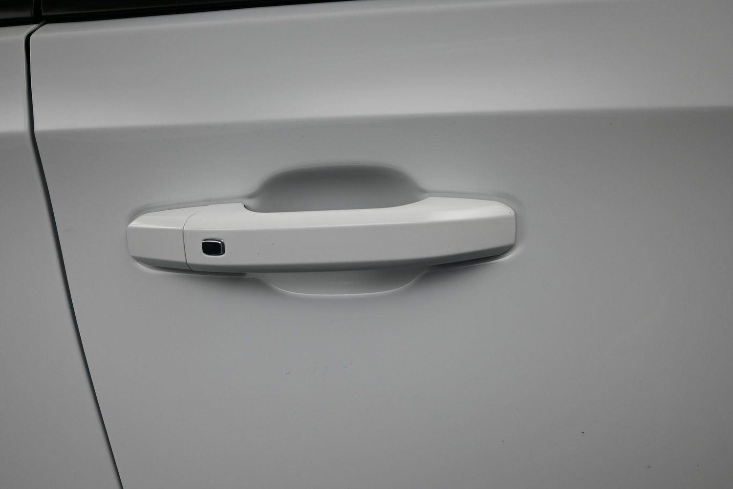 Used 2026 Summit White GMC AT4 image 8
