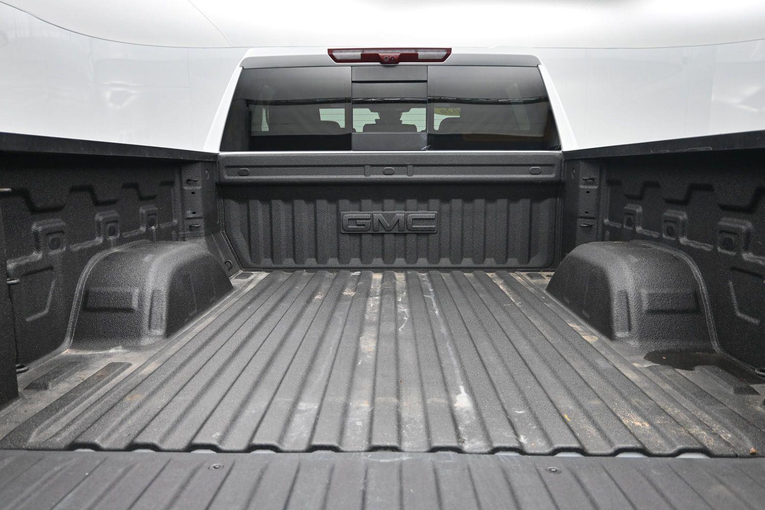 Used 2026 Summit White GMC AT4 image 17