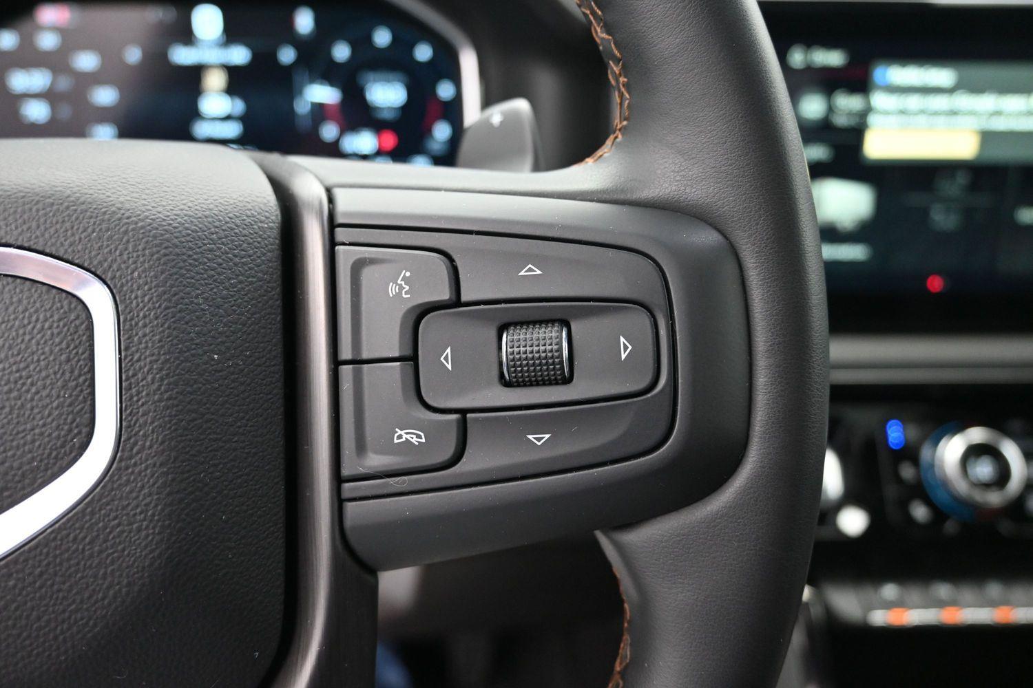 Used 2026 Summit White GMC AT4 image 28