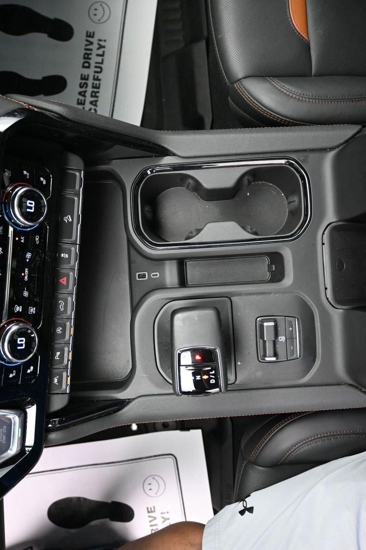 Used 2026 Summit White GMC AT4 image 34