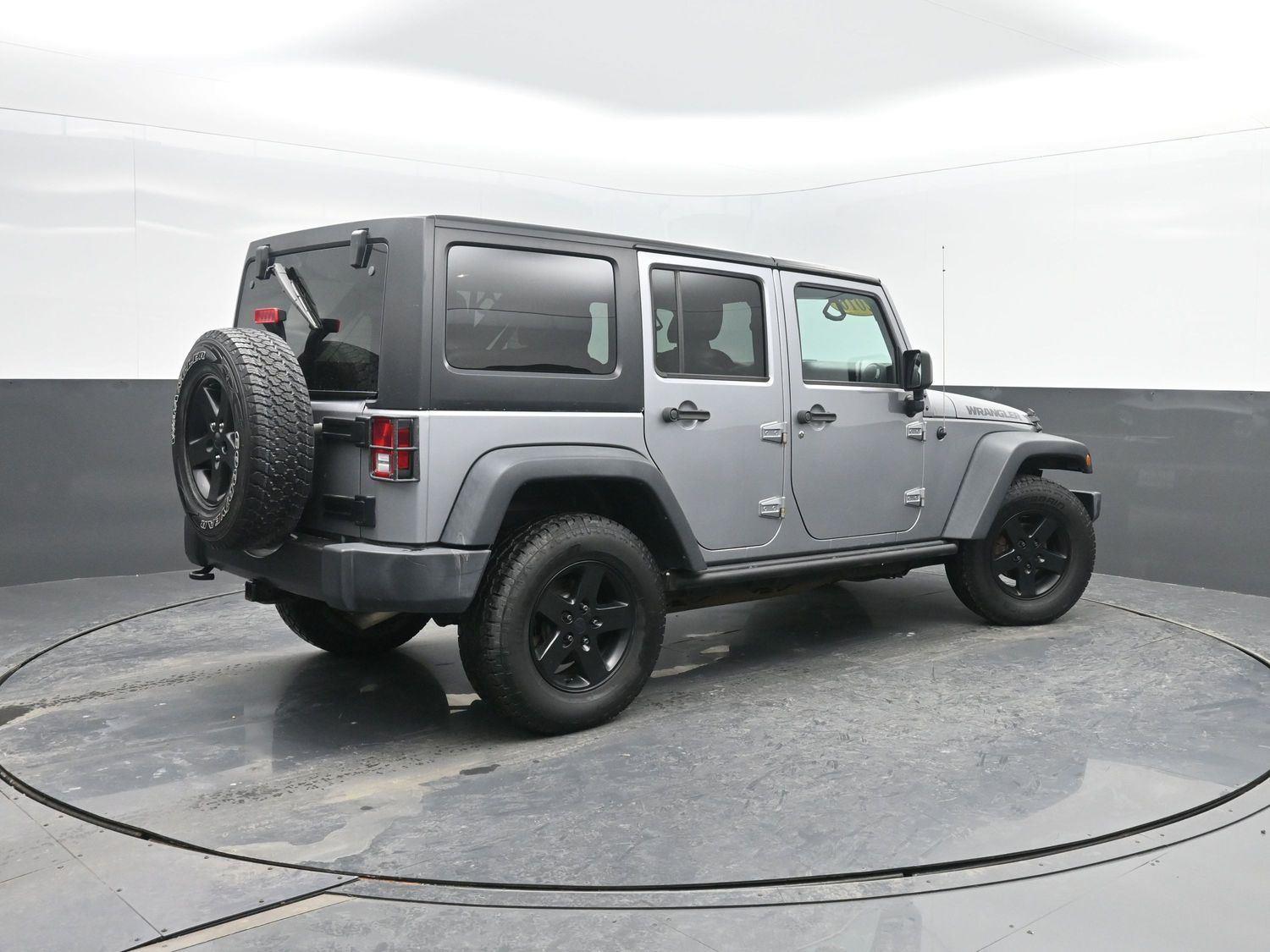 Used 2016 Billet Silver Metallic Clearcoat Jeep Black Bear image 2