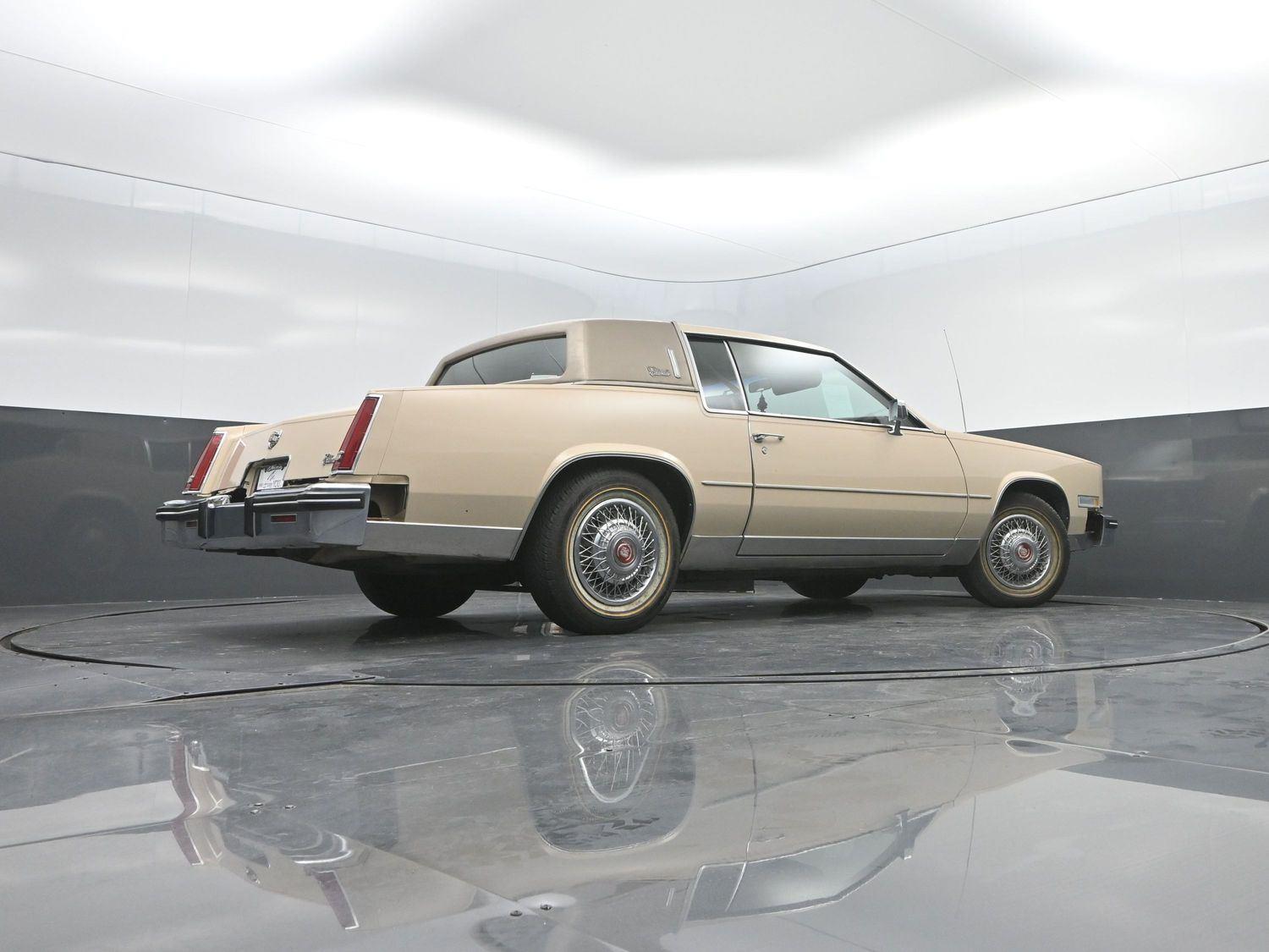 Used 1985  Cadillac  image 22