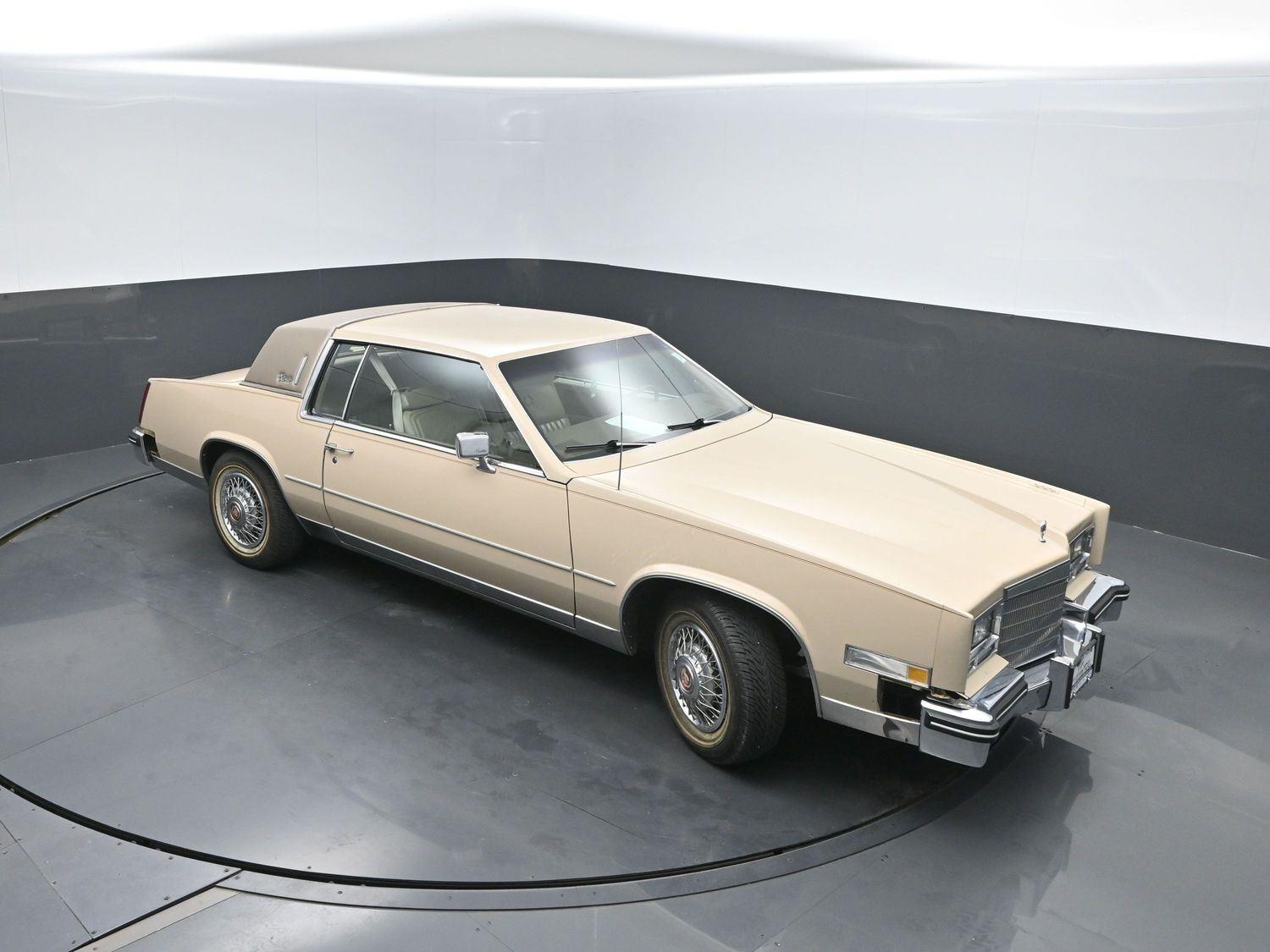 Used 1985  Cadillac  image 27