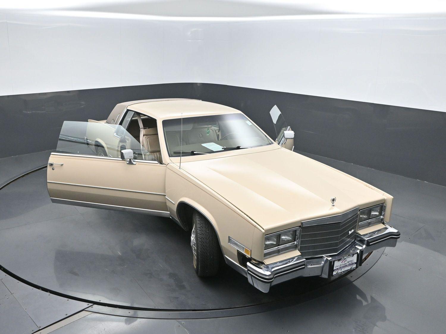 Used 1985  Cadillac  image 33