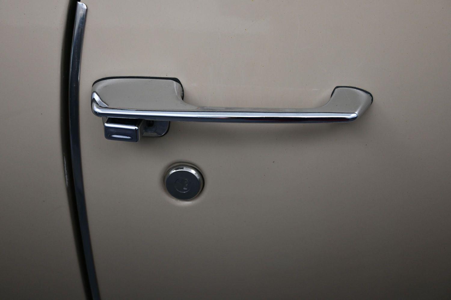 Used 1985  Cadillac  image 7
