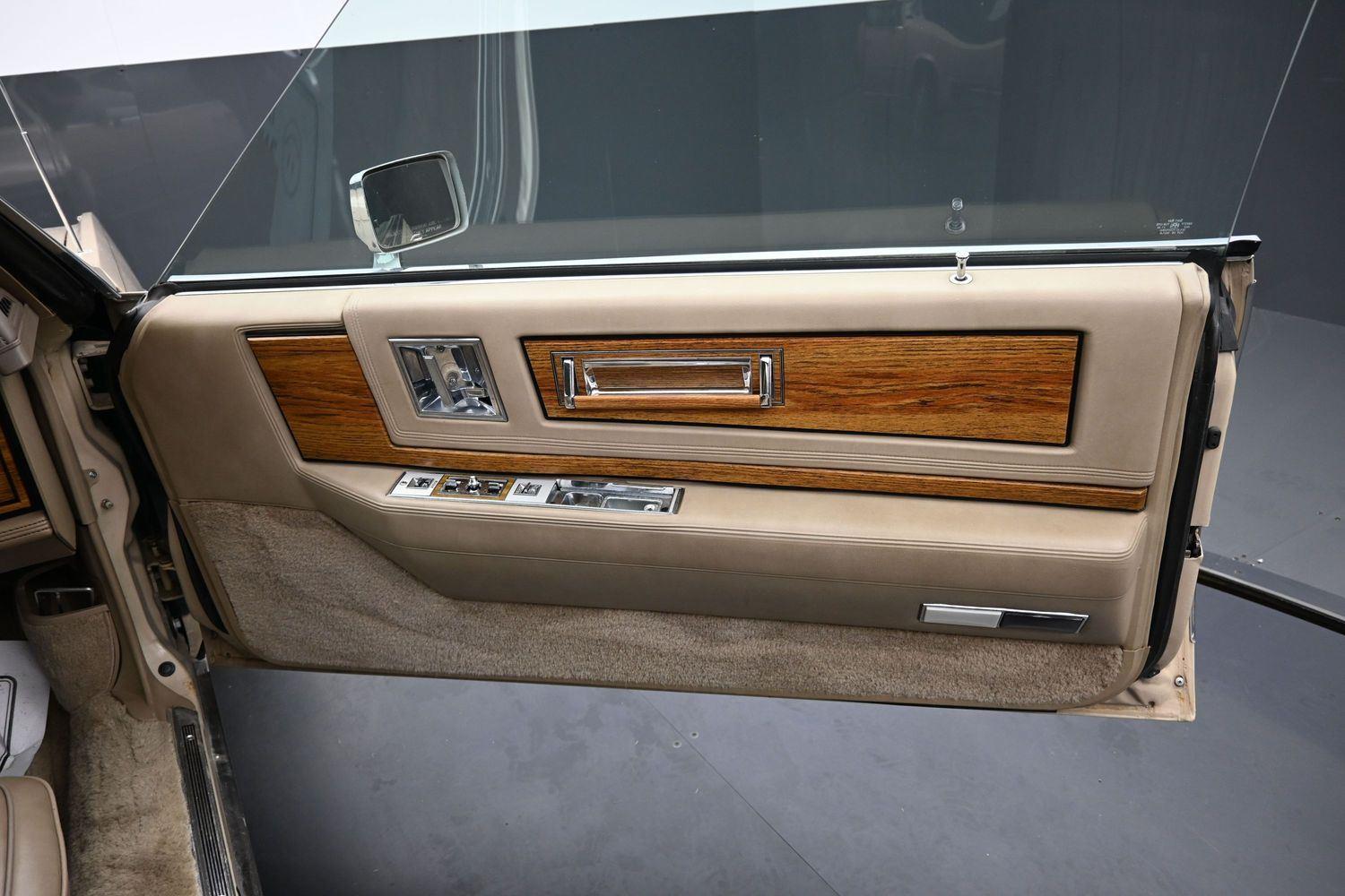 Used 1985  Cadillac  image 8