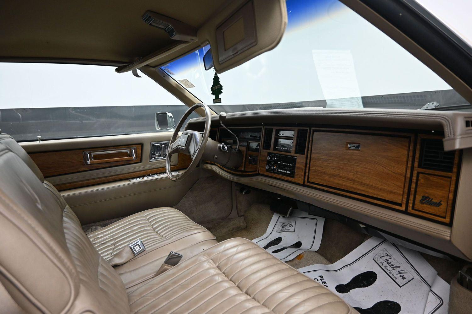 Used 1985  Cadillac  image 10