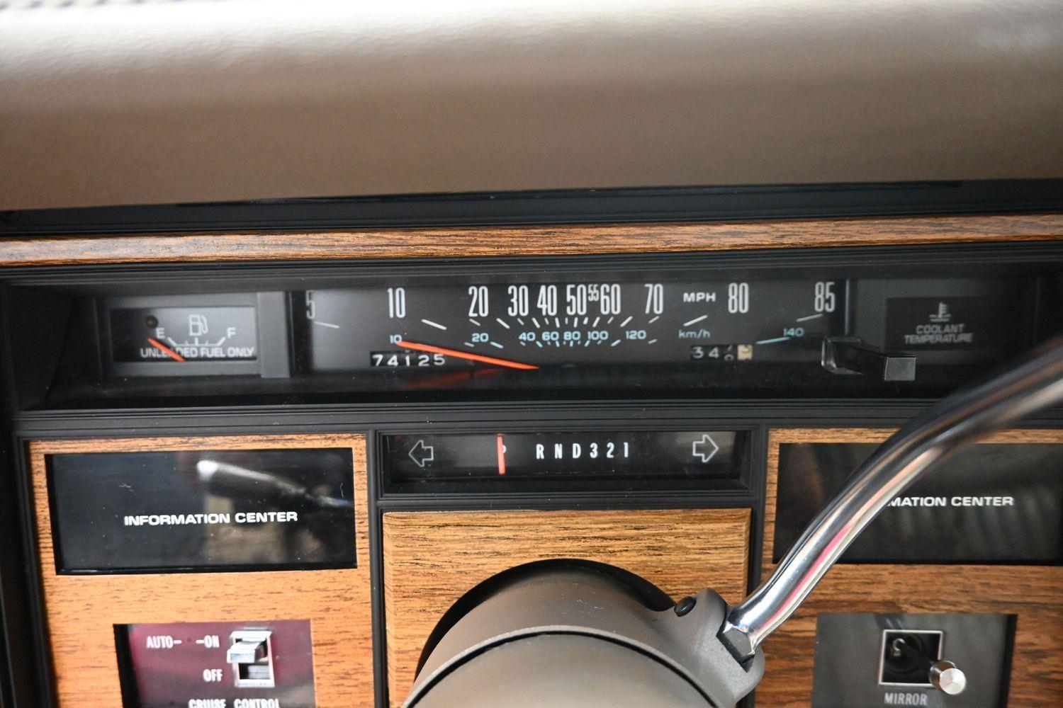 Used 1985  Cadillac  image 17