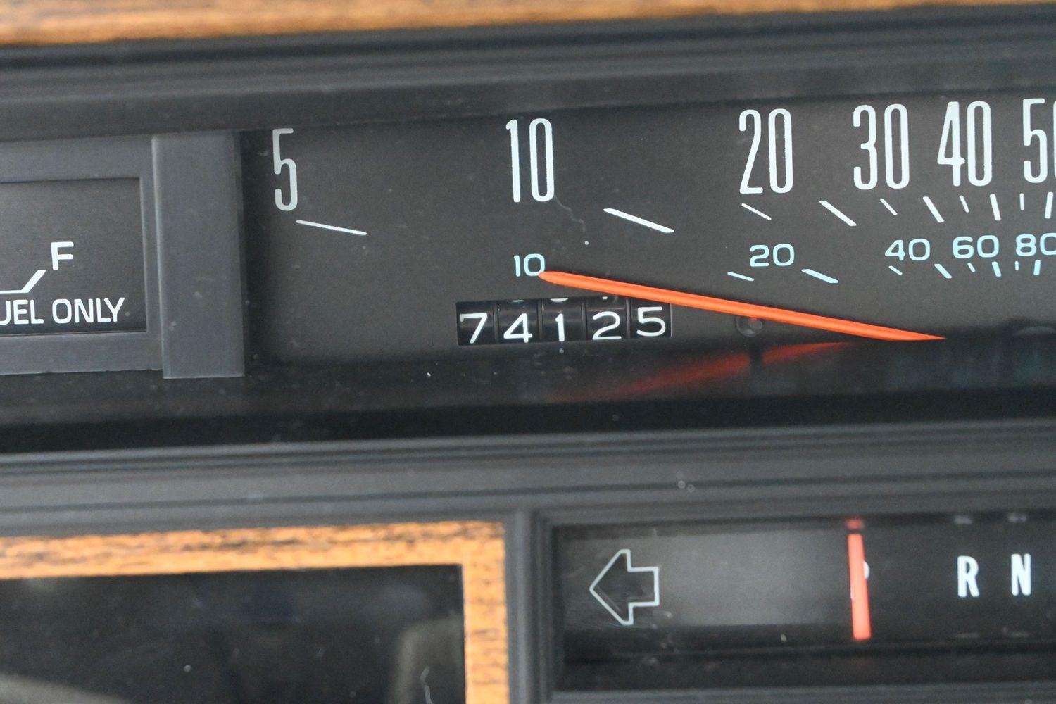 Used 1985  Cadillac  image 18