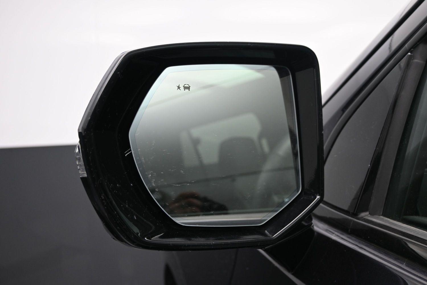 Used 2025 Dark Ash Metallic Chevrolet Z71 image 21