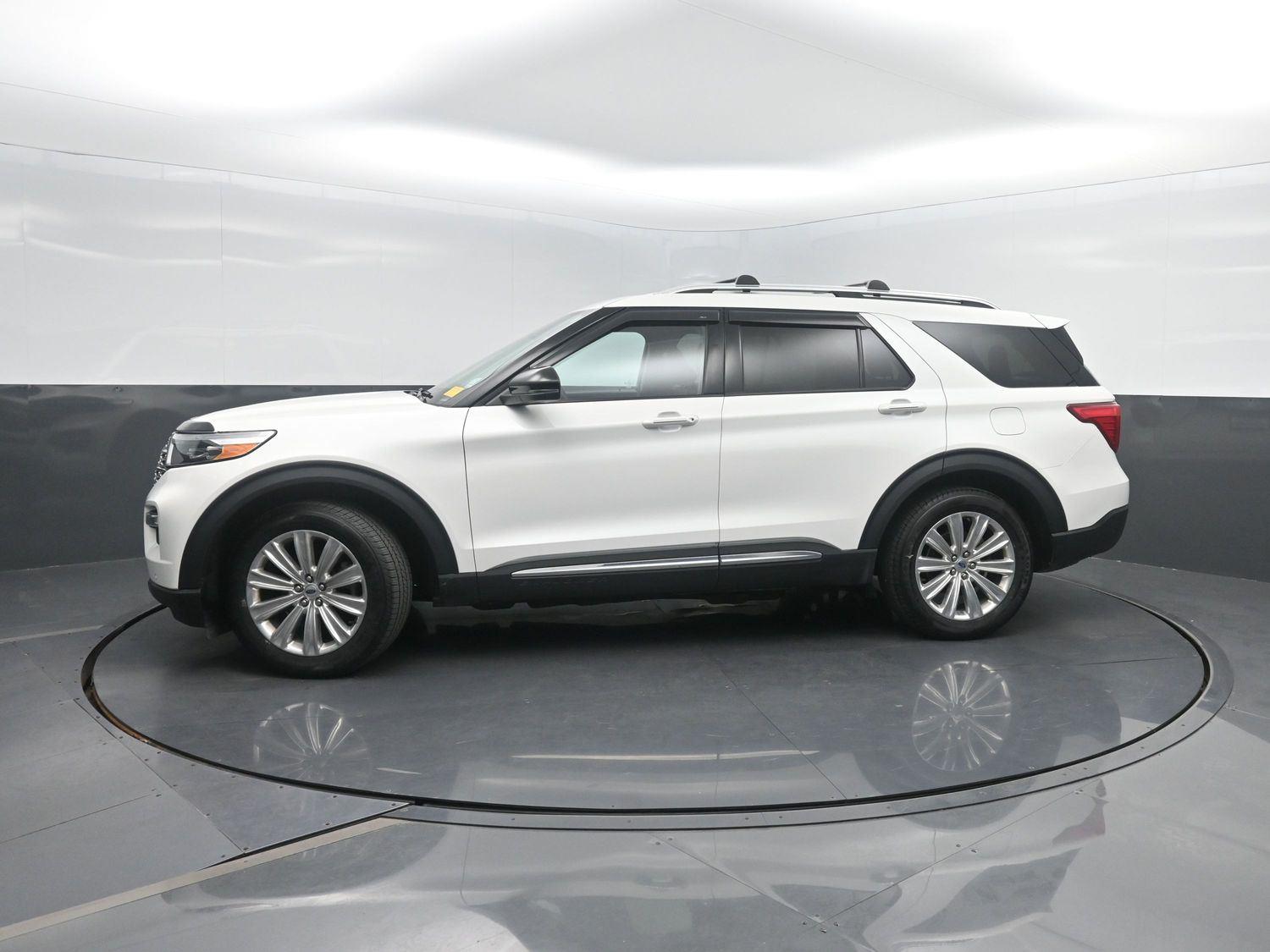 Star White Metallic Tri-Coat 2024 Ford Explorer SUV / Crossover All-Wheel Drive Automatic