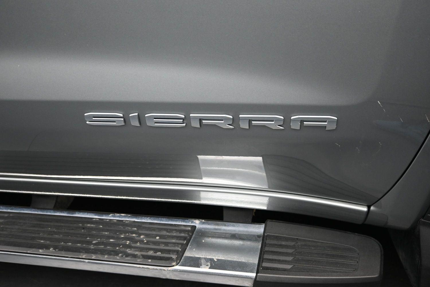 Used 2023 SILVER GMC  image 7