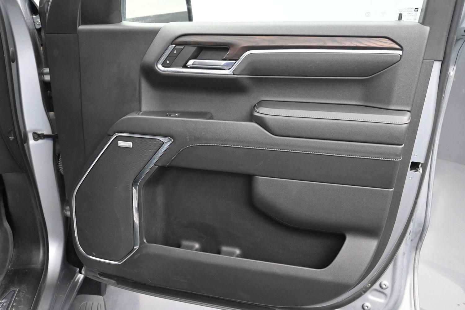 Used 2023 SILVER GMC  image 10