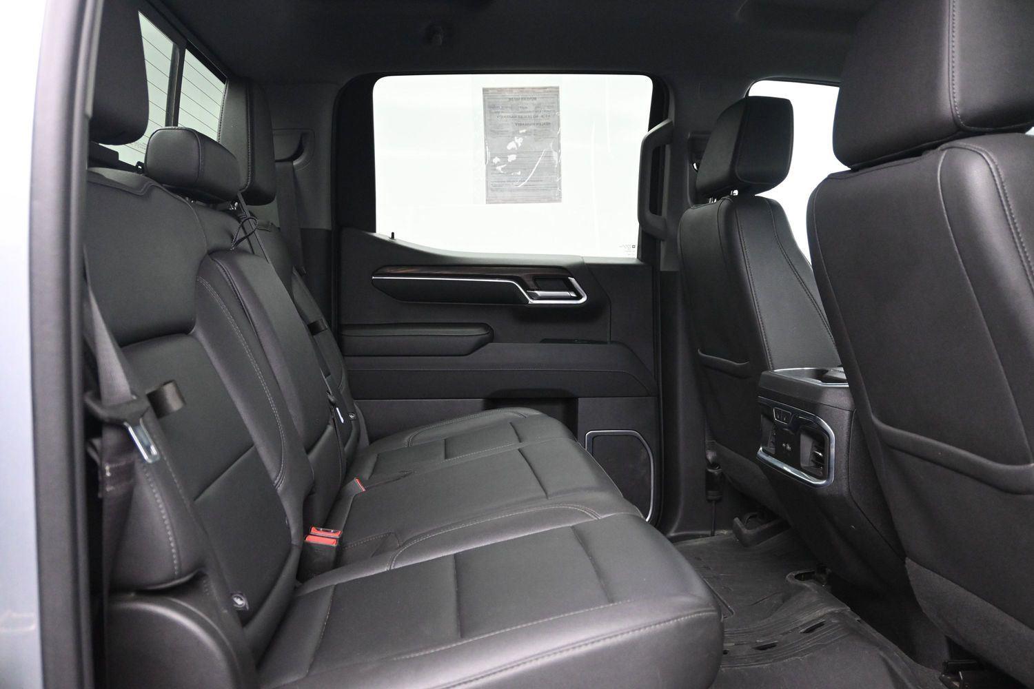 Used 2023 SILVER GMC  image 15