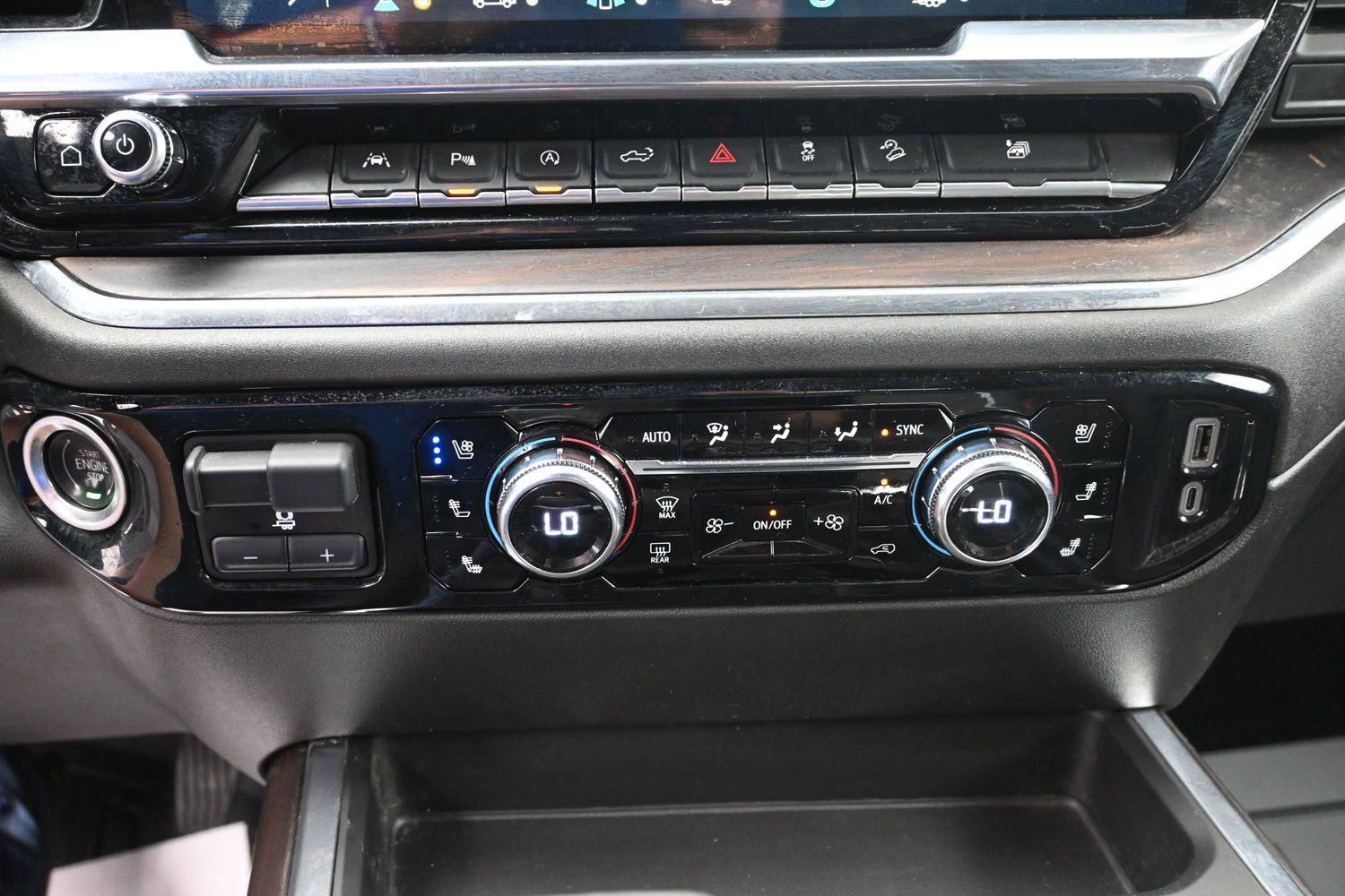 Used 2023 SILVER GMC  image 35