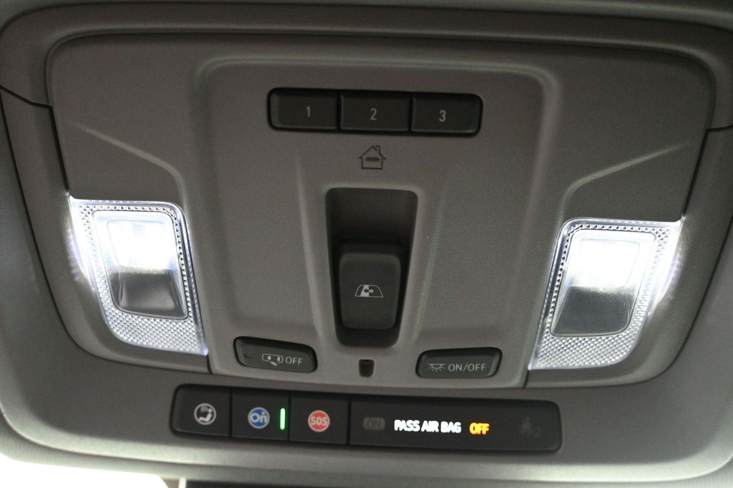 Used 2023 SILVER GMC  image 38