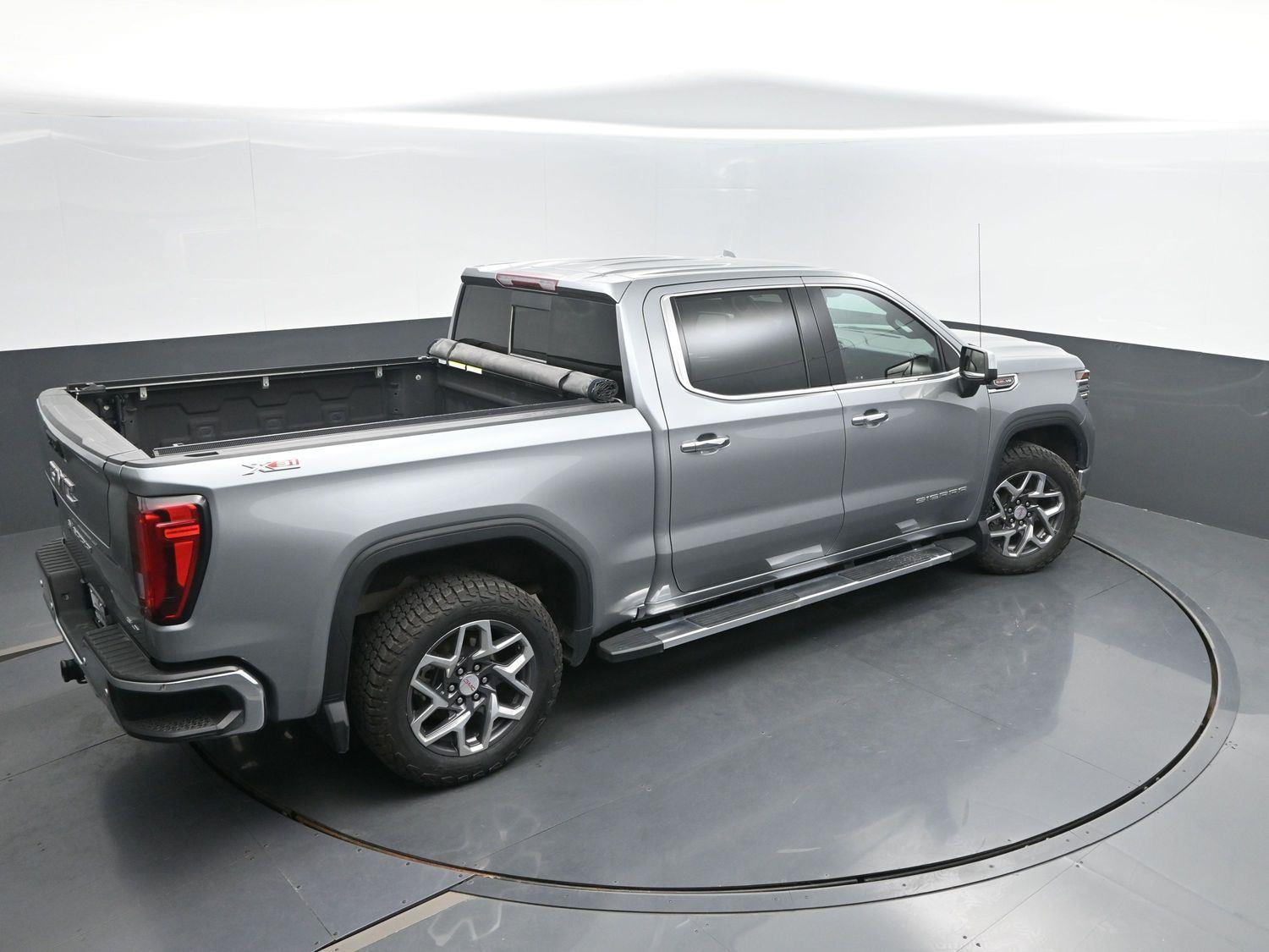 Used 2023 SILVER GMC  image 45