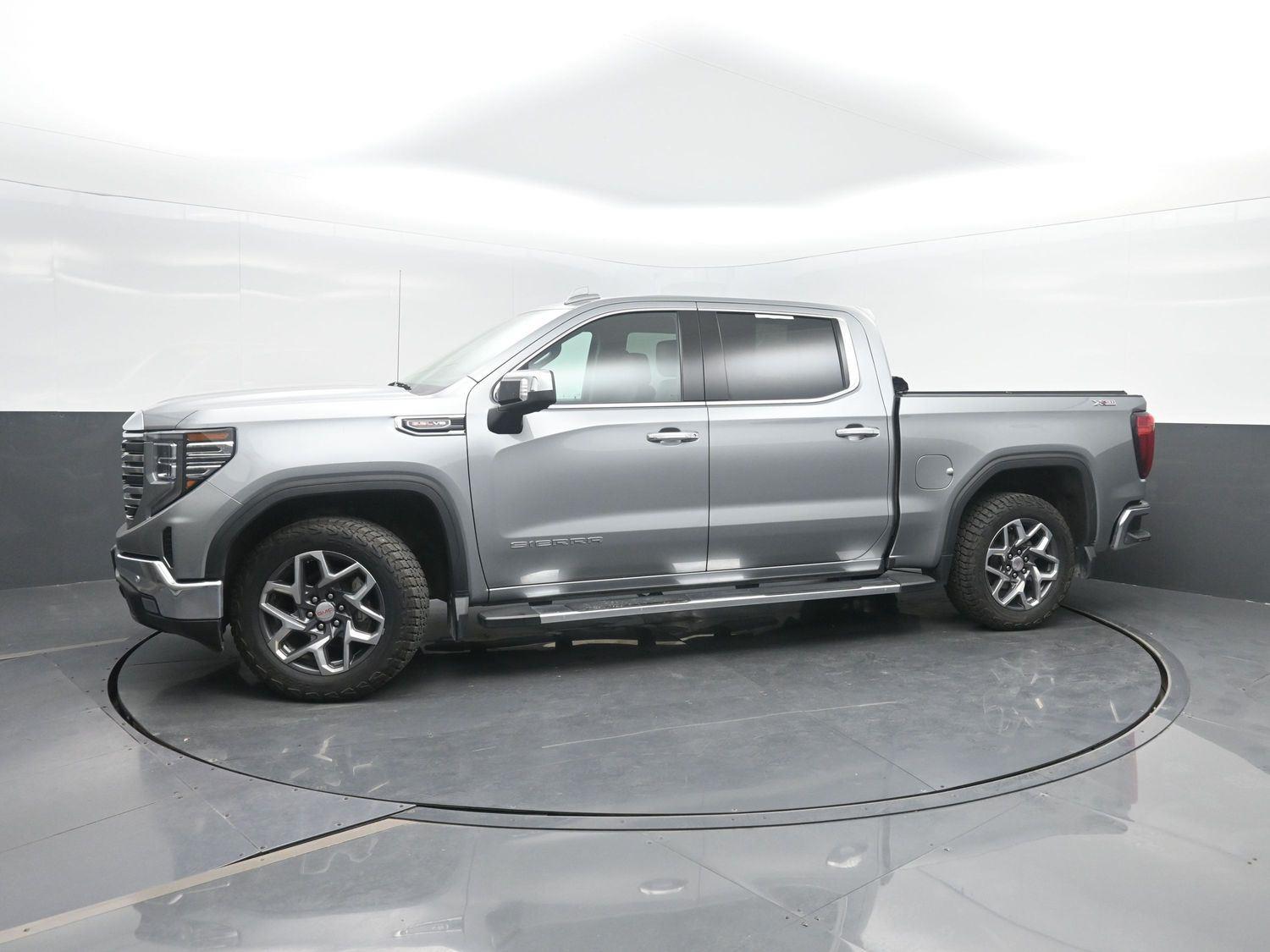 Used 2023 SILVER GMC  image 48