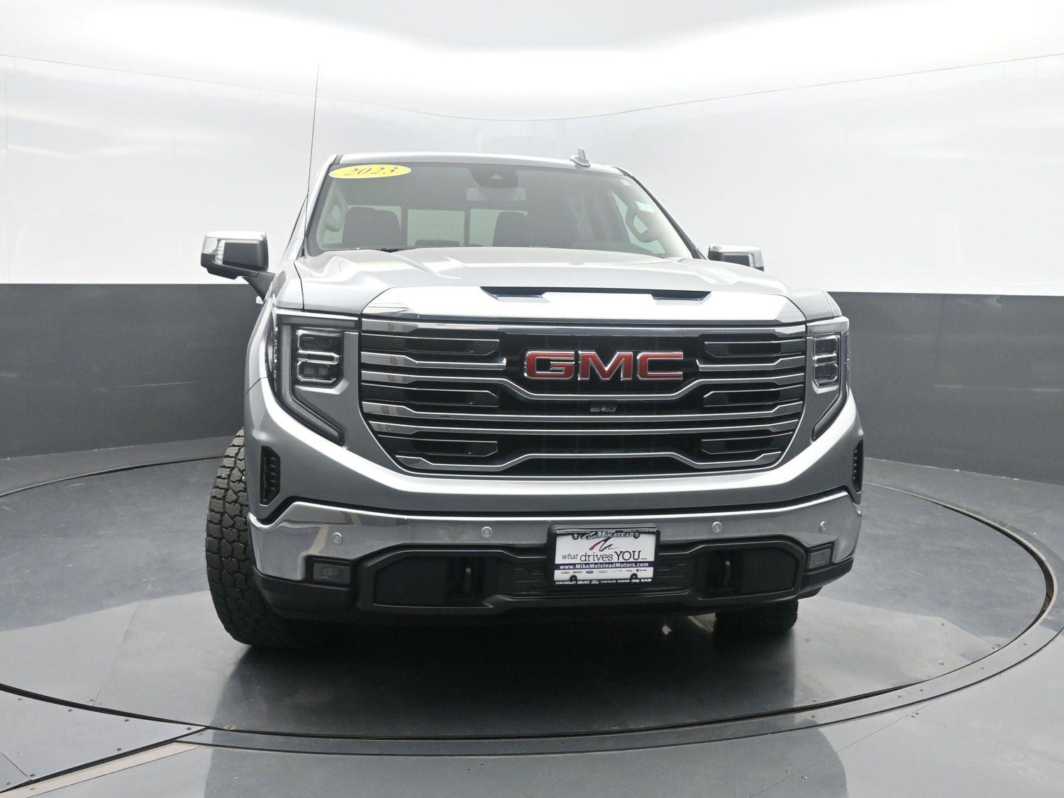 Used 2023 SILVER GMC  image 49
